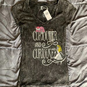 Disney Alice in Wonderland V-Neck Top Size Medium